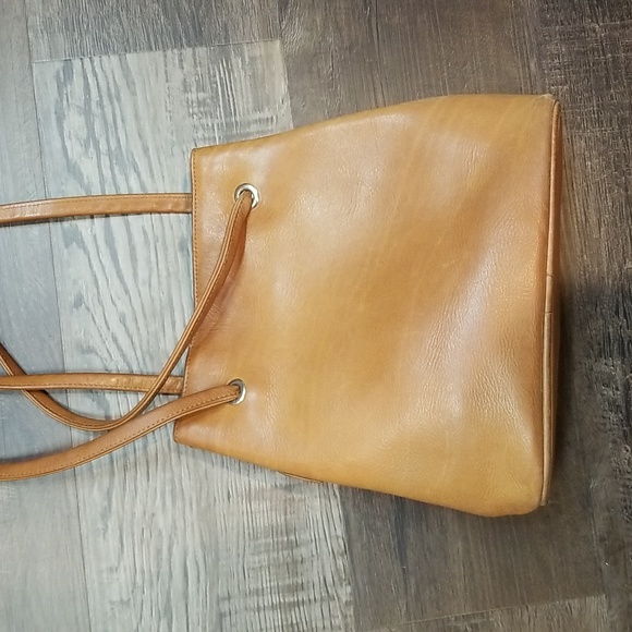 American West leather handbag. Bow front bag. - Picture 5 of 12